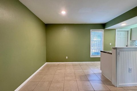 Condo in Tampa, Florida, 2 bedrooms  № 1914023 - photo 5