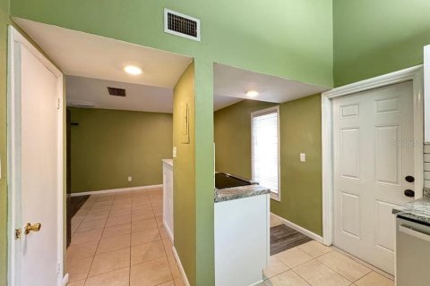 Condo in Tampa, Florida, 2 bedrooms  № 1914023 - photo 2