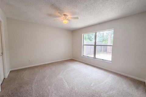 Villa ou maison à vendre à Tampa, Floride: 3 chambres, 117.06 m2 № 2216530 - photo 10
