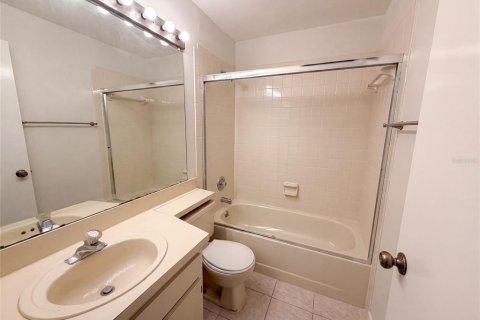 Villa ou maison à vendre à Tampa, Floride: 3 chambres, 117.06 m2 № 2216530 - photo 11