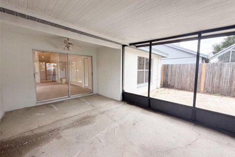 Villa ou maison à vendre à Tampa, Floride: 3 chambres, 117.06 m2 № 2216530 - photo 16