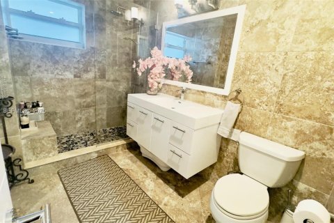 Condo in Hallandale Beach, Florida, 2 bedrooms  № 1992785 - photo 29