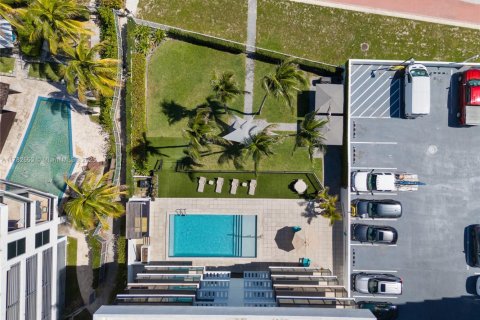 Condominio en venta en Miami Beach, Florida, 3 dormitorios, 160.07 m2 № 1937795 - foto 19