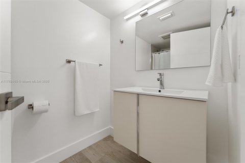 Copropriété à vendre à Miami Beach, Floride: 3 chambres, 160.07 m2 № 1937795 - photo 14