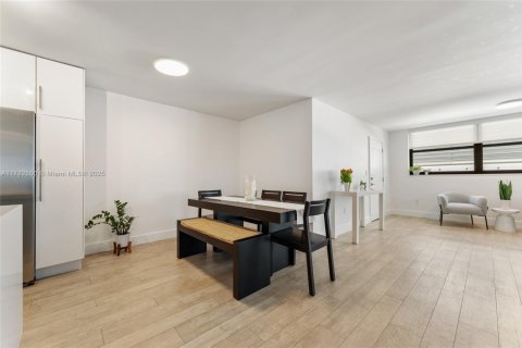 Condominio en venta en Miami Beach, Florida, 3 dormitorios, 160.07 m2 № 1937795 - foto 6