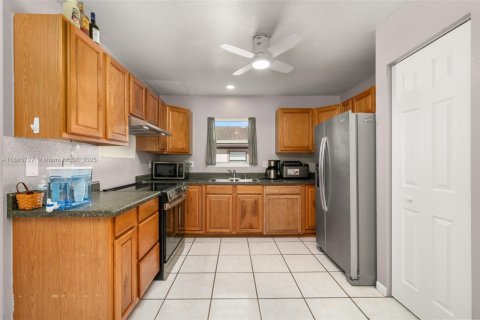 Casa en venta en Sebring, Florida, 3 dormitorios № 1933414 - foto 5