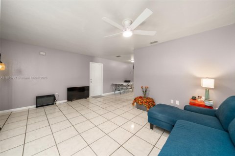 Casa en venta en Sebring, Florida, 3 dormitorios № 1933414 - foto 4