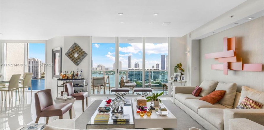 Condo à Aventura, Floride, 4 chambres  № 1979589