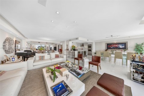 Copropriété à vendre à Aventura, Floride: 4 chambres, 327.39 m2 № 1979589 - photo 6