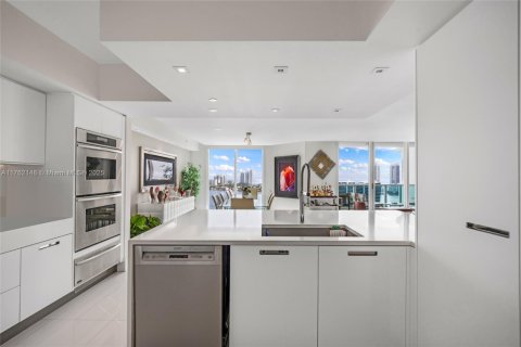 Copropriété à vendre à Aventura, Floride: 4 chambres, 327.39 m2 № 1979589 - photo 26