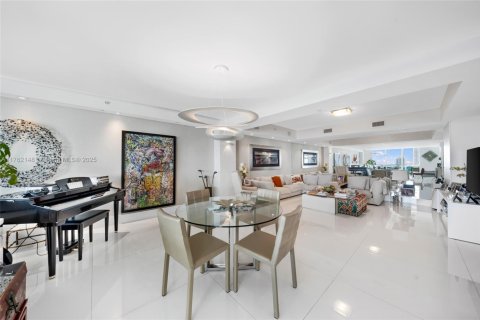 Copropriété à vendre à Aventura, Floride: 4 chambres, 327.39 m2 № 1979589 - photo 16