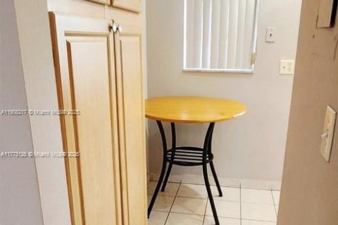 Copropriété à louer à Aventura, Floride: 1 chambre, 71.35 m2 № 1964159 - photo 11