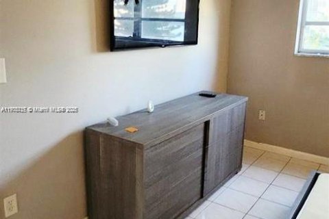 Copropriété à louer à Aventura, Floride: 1 chambre, 71.35 m2 № 1964159 - photo 17