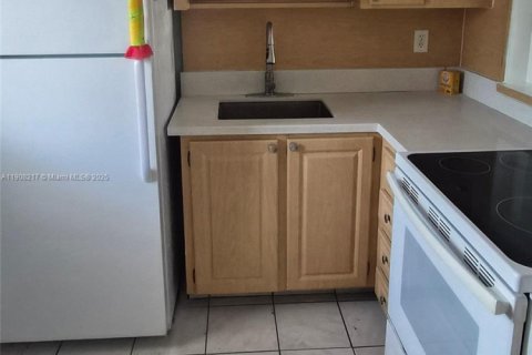 Copropriété à louer à Aventura, Floride: 1 chambre, 71.35 m2 № 1964159 - photo 12