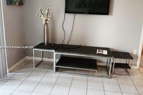 Copropriété à louer à Aventura, Floride: 1 chambre, 71.35 m2 № 1964159 - photo 8