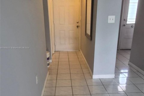 Copropriété à louer à Aventura, Floride: 1 chambre, 71.35 m2 № 1964159 - photo 10