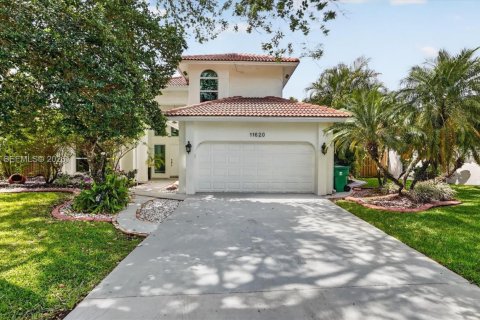 House in Cooper City, Florida 4 bedrooms, 234.49 sq.m. № 2069439 - photo 5