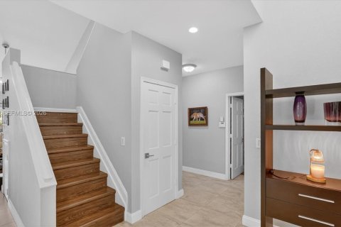 House in Cooper City, Florida 4 bedrooms, 234.49 sq.m. № 2069439 - photo 30