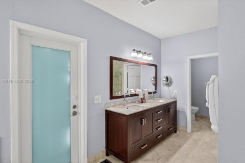 House in Cooper City, Florida 4 bedrooms, 234.49 sq.m. № 2069439 - photo 19