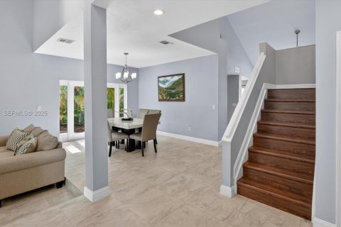 House in Cooper City, Florida 4 bedrooms, 234.49 sq.m. № 2069439 - photo 12