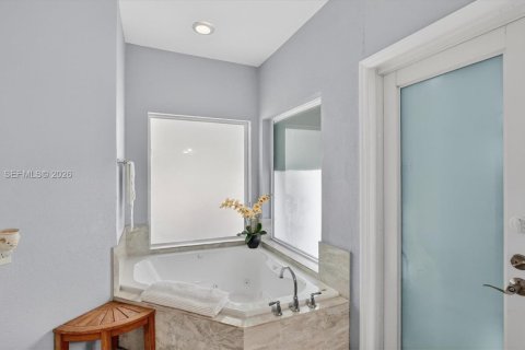 House in Cooper City, Florida 4 bedrooms, 234.49 sq.m. № 2069439 - photo 23