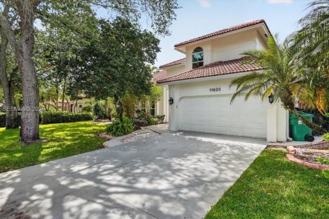 House in Cooper City, Florida 4 bedrooms, 234.49 sq.m. № 2069439 - photo 4