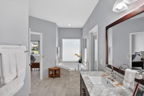 House in Cooper City, Florida 4 bedrooms, 234.49 sq.m. № 2069439 - photo 22