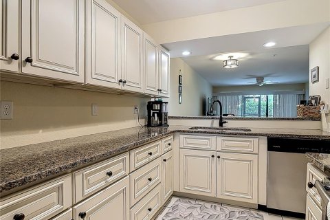 Condo in New Smyrna Beach, Florida, 2 bedrooms  № 1831585 - photo 5