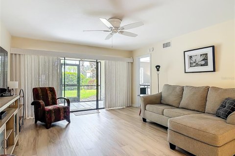 Condo in New Smyrna Beach, Florida, 2 bedrooms  № 1831585 - photo 11