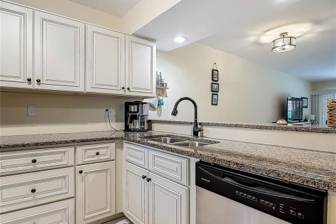 Condo in New Smyrna Beach, Florida, 2 bedrooms  № 1831585 - photo 3