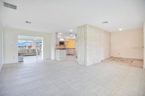 Villa ou maison à vendre à Orlando, Floride: 3 chambres, 214.33 m2 № 2116880 - photo 5