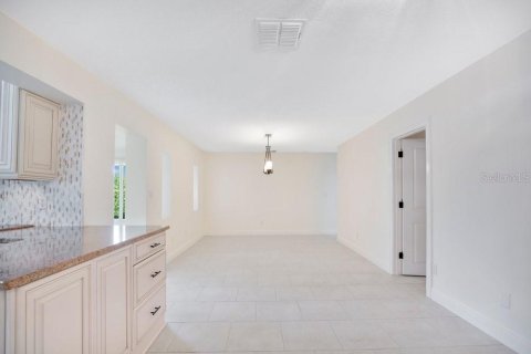 Villa ou maison à vendre à Orlando, Floride: 3 chambres, 214.33 m2 № 2116880 - photo 14