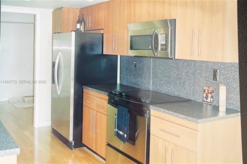 Купить кондоминиум в Майами, Флорида 2 спальни, 141.21м2, № 1996508 - фото 2