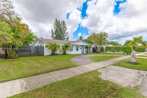 Villa ou maison à vendre à Miami, Floride: 5 chambres, 190.45 m2 № 1882527 - photo 30
