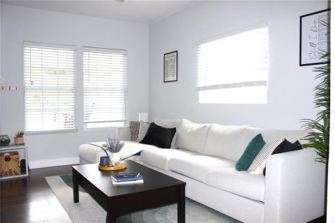 House in Tampa, Florida 3 bedrooms, 104.24 sq.m. № 1782956 - photo 11
