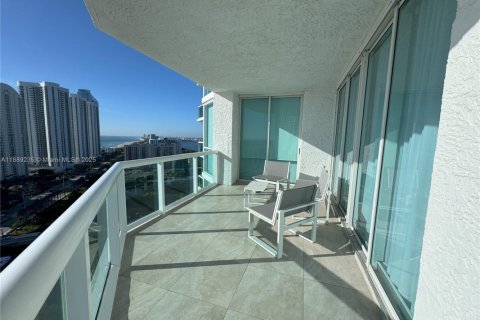 Condominio en alquiler en Sunny Isles Beach, Florida, 3 dormitorios, 217.39 m2 № 1953431 - foto 7