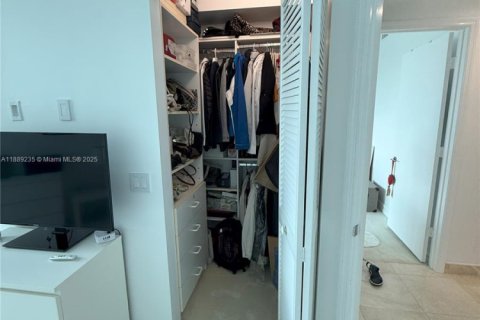 Condominio en alquiler en Sunny Isles Beach, Florida, 3 dormitorios, 217.39 m2 № 1953431 - foto 27