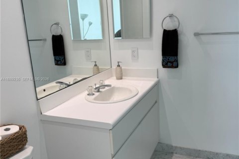 Copropriété à louer à Sunny Isles Beach, Floride: 3 chambres, 217.39 m2 № 1953431 - photo 24