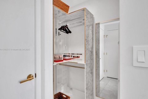 Copropriété à vendre à Miami, Floride: 1 chambre, 71.72 m2 № 1980929 - photo 20