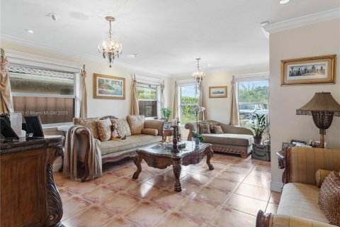 House in Miami, Florida 3 bedrooms, 151.9 sq.m. № 1941793 - photo 8