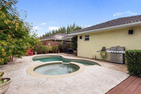 House in Miami, Florida 3 bedrooms, 151.9 sq.m. № 1941793 - photo 28