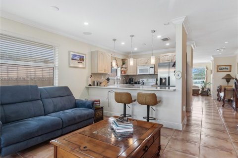 House in Miami, Florida 3 bedrooms, 151.9 sq.m. № 1941793 - photo 11