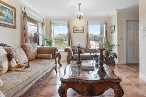 House in Miami, Florida 3 bedrooms, 151.9 sq.m. № 1941793 - photo 6