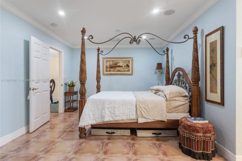 House in Miami, Florida 3 bedrooms, 151.9 sq.m. № 1941793 - photo 18