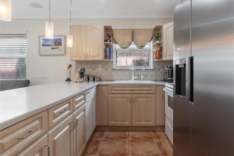 House in Miami, Florida 3 bedrooms, 151.9 sq.m. № 1941793 - photo 14