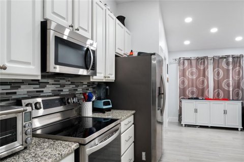 Casa en venta en Kissimmee, Florida, 3 dormitorios, 164.07 m2 № 1847385 - foto 24