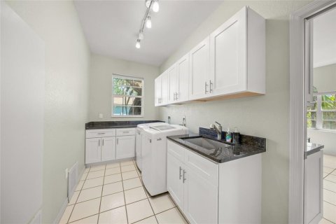 Casa en venta en Longboat Key, Florida, 3 dormitorios, 260.5 m2 № 2151680 - foto 20