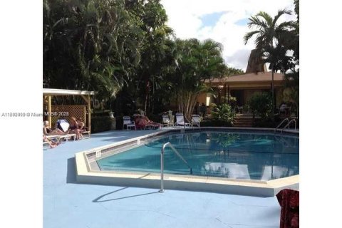 Condo in Lauderdale Lakes, Florida, 1 bedroom  № 1441998 - photo 12