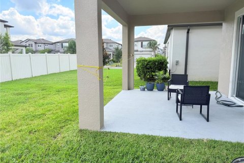 Villa ou maison à louer à Zephyrhills, Floride: 4 chambres, 242.94 m2 № 2385720 - photo 10