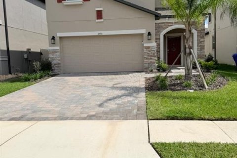 Villa ou maison à louer à Zephyrhills, Floride: 4 chambres, 242.94 m2 № 2385720 - photo 3